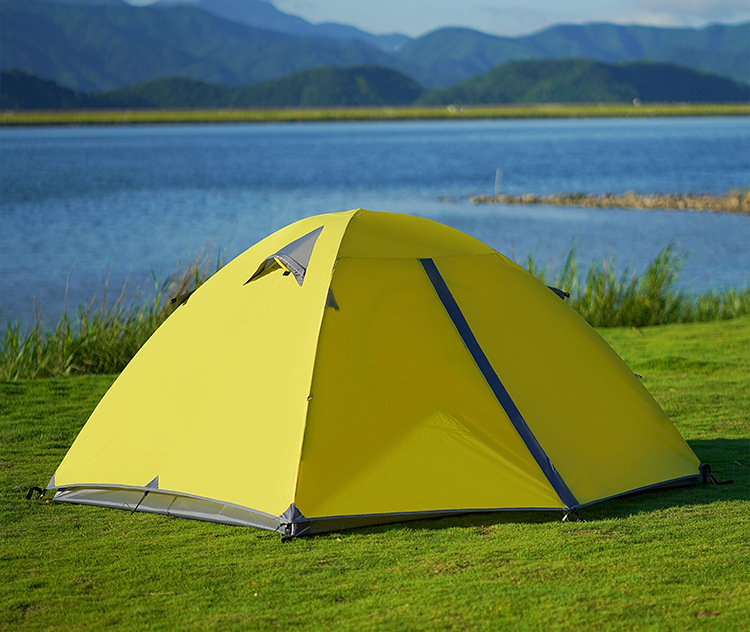 hiking the mountaineering tent