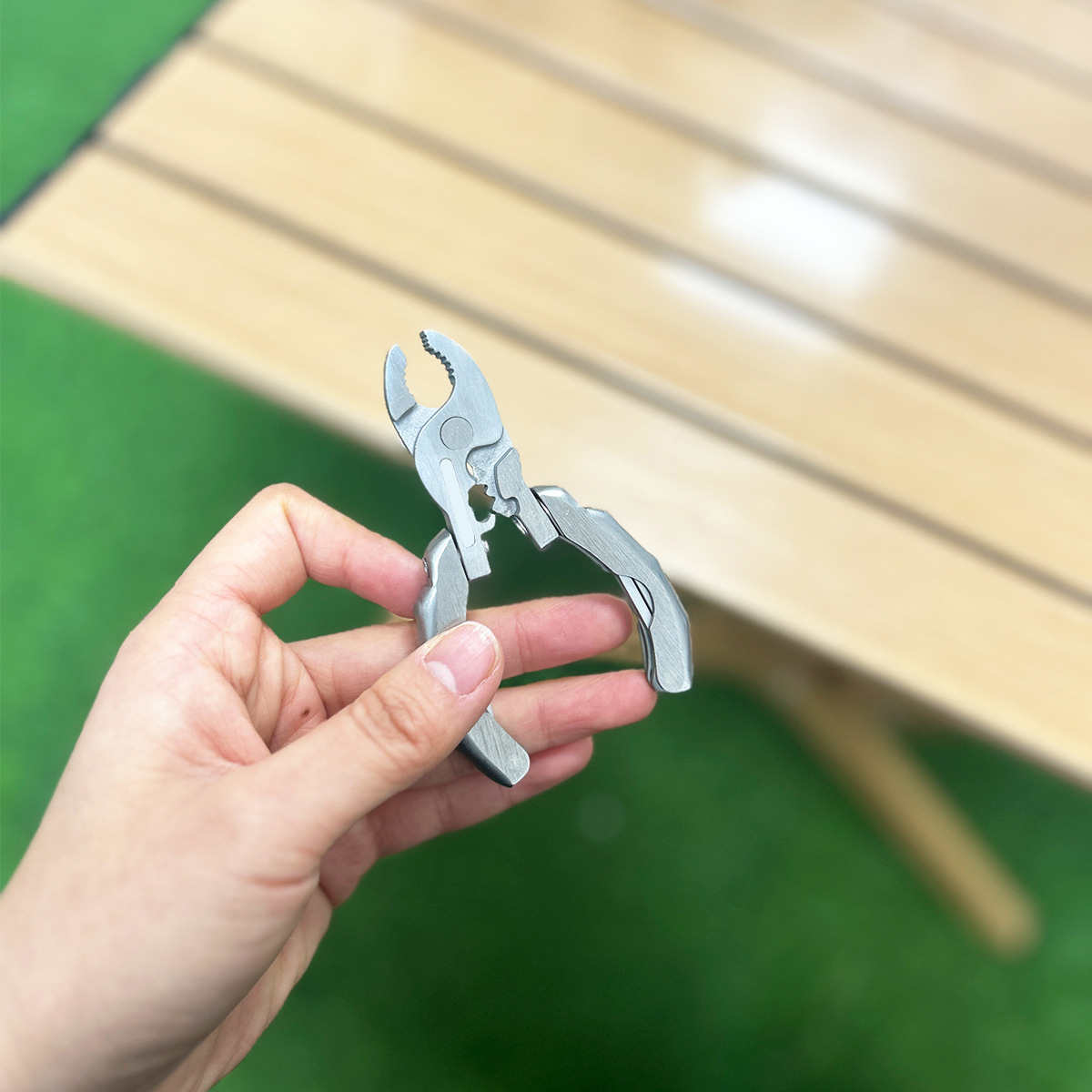 9 in 1 tool pliers