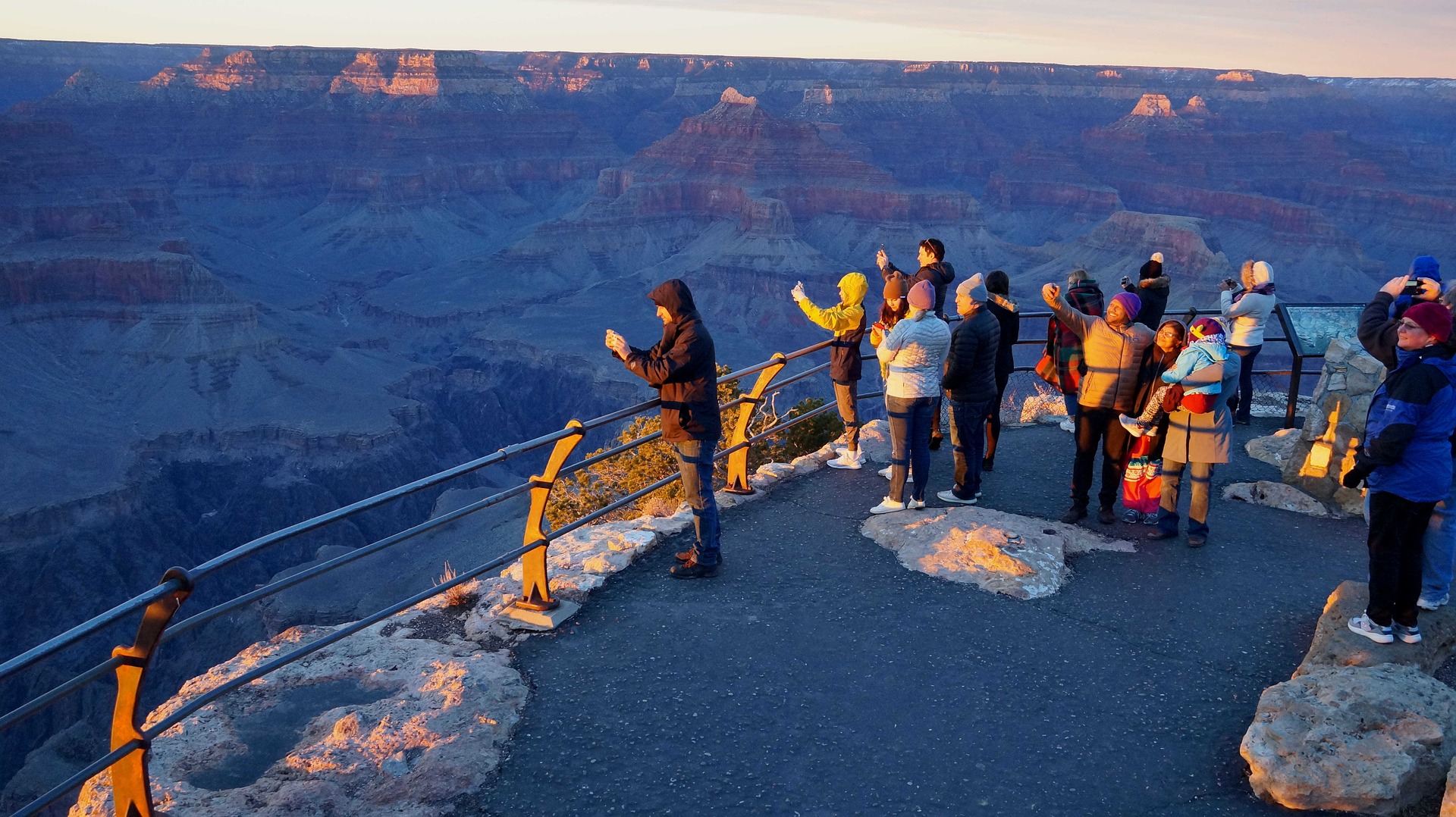 what should you bring to the grand canyon essential gear for your adventure 689c84e69bc8c What Should You Bring to the Grand Canyon? - Essential Gear for Your Adventure