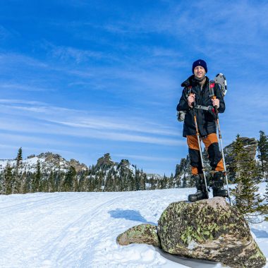 Carbon Fiber vs Aluminum Trekking Poles: Ultimate Guide